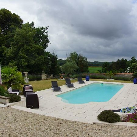 Le Petit Nid Villa Neuillé-le-Lierre Екстериор снимка